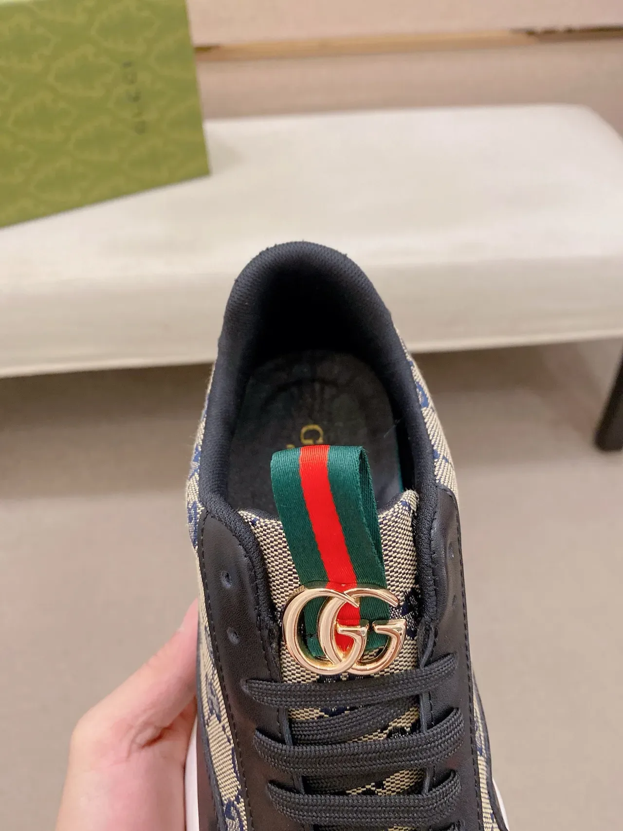 Gucci Sneakers Lifestyle Noir Beige GG Monogram Toile Cuir Overlays 3