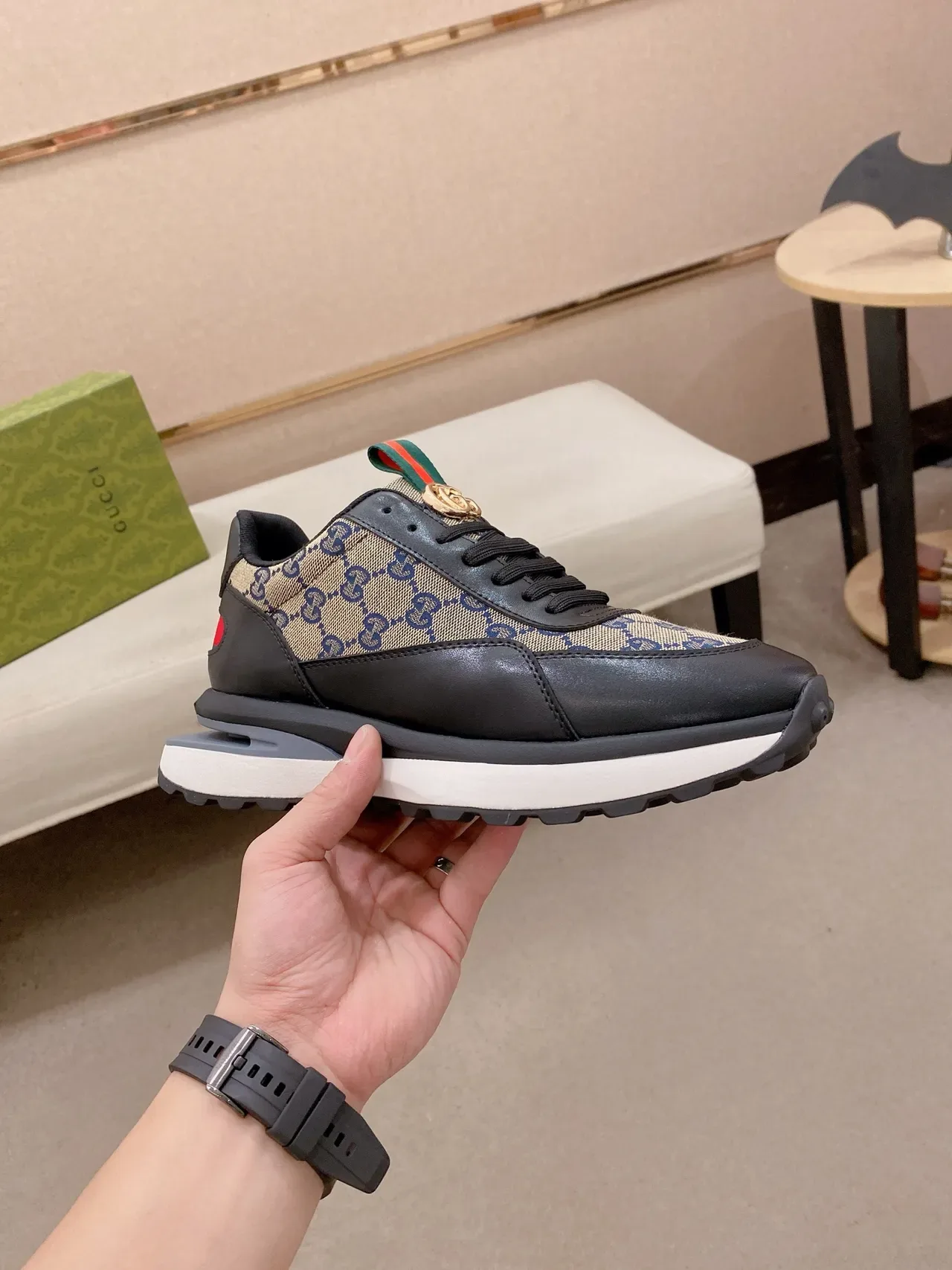 Gucci Sneakers Lifestyle Noir Beige GG Monogram Toile Cuir Overlays 4