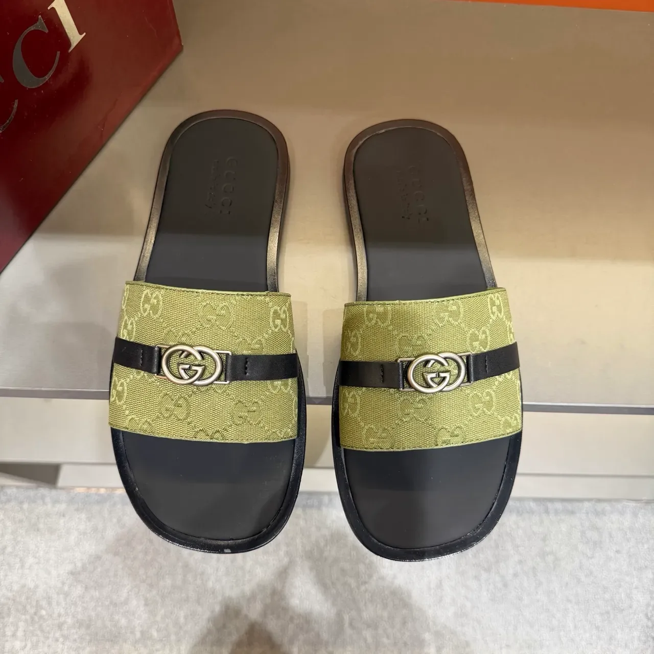 Gucci Negro Beige GG Monogram Lona Correa Interlocking G Hebilla Metal Zapatillas 5