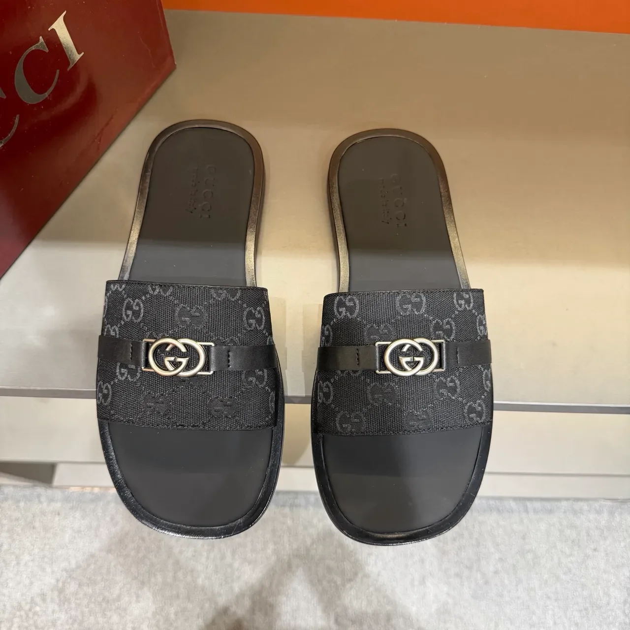 Gucci Negro Beige GG Monogram Lona Correa Interlocking G Hebilla Metal Zapatillas 6