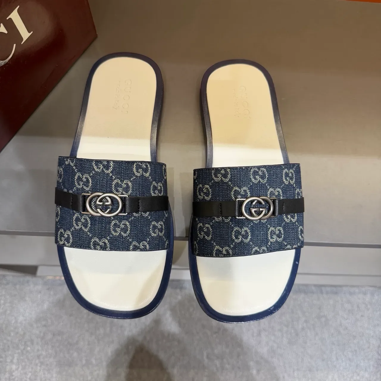 Gucci Negro Beige GG Monogram Lona Correa Interlocking G Hebilla Metal Zapatillas 10