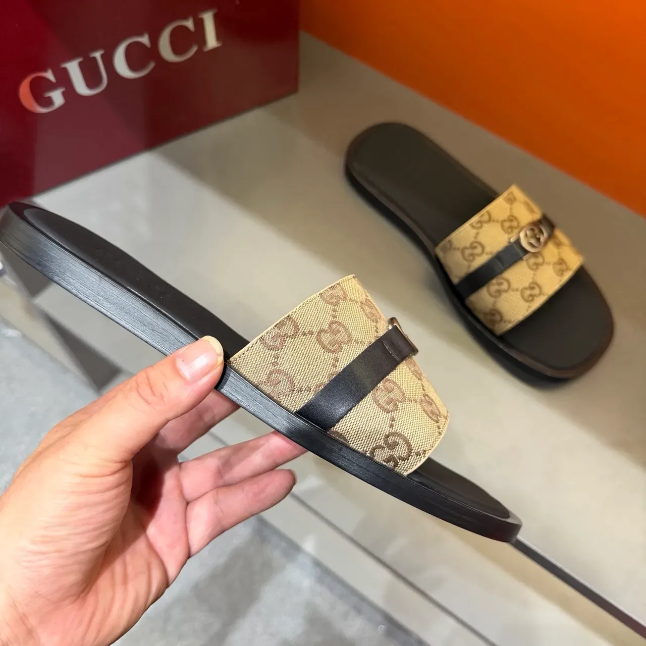 Gucci Negro Beige GG Monogram Lona Correa Interlocking G Hebilla Metal Zapatillas 11