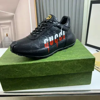 Gucci حذاء لايف ستايل أسود أحمر منقوش مونوغرام جلد لوجو جانبي بارز