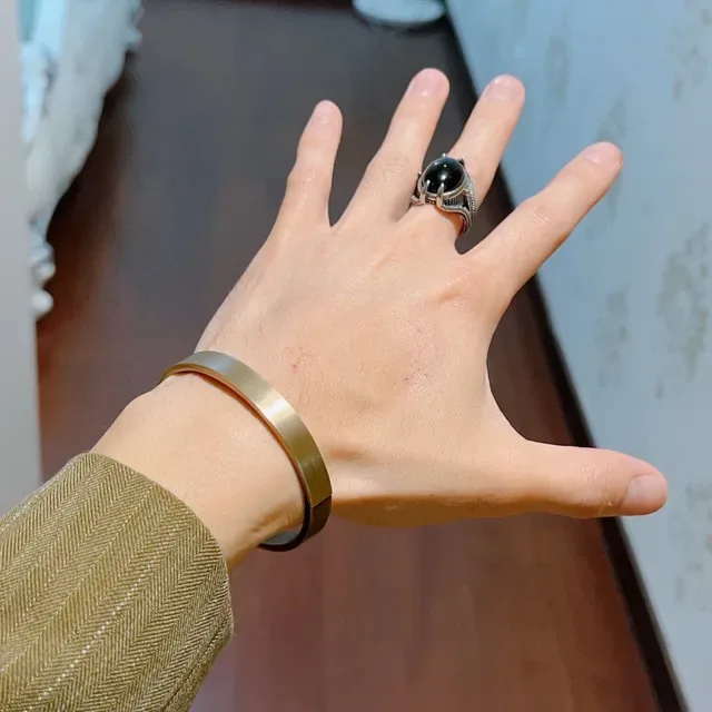 Gucci Brushed Gold-Tone Hinged Bangle Bracelet 5