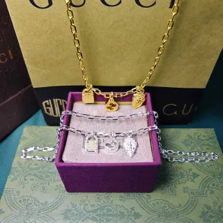 Gucci Charm قلادة ذهبية وفضية سلسلة مرتبطة