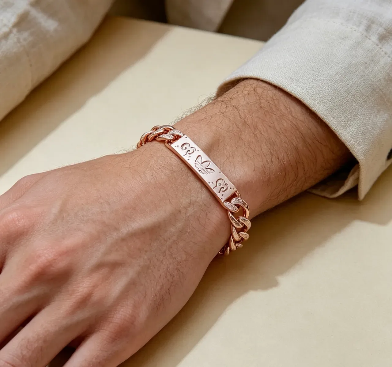 Gucci Chunky Curb Chain Engraved GG Lion-Clasp Bracelet 5