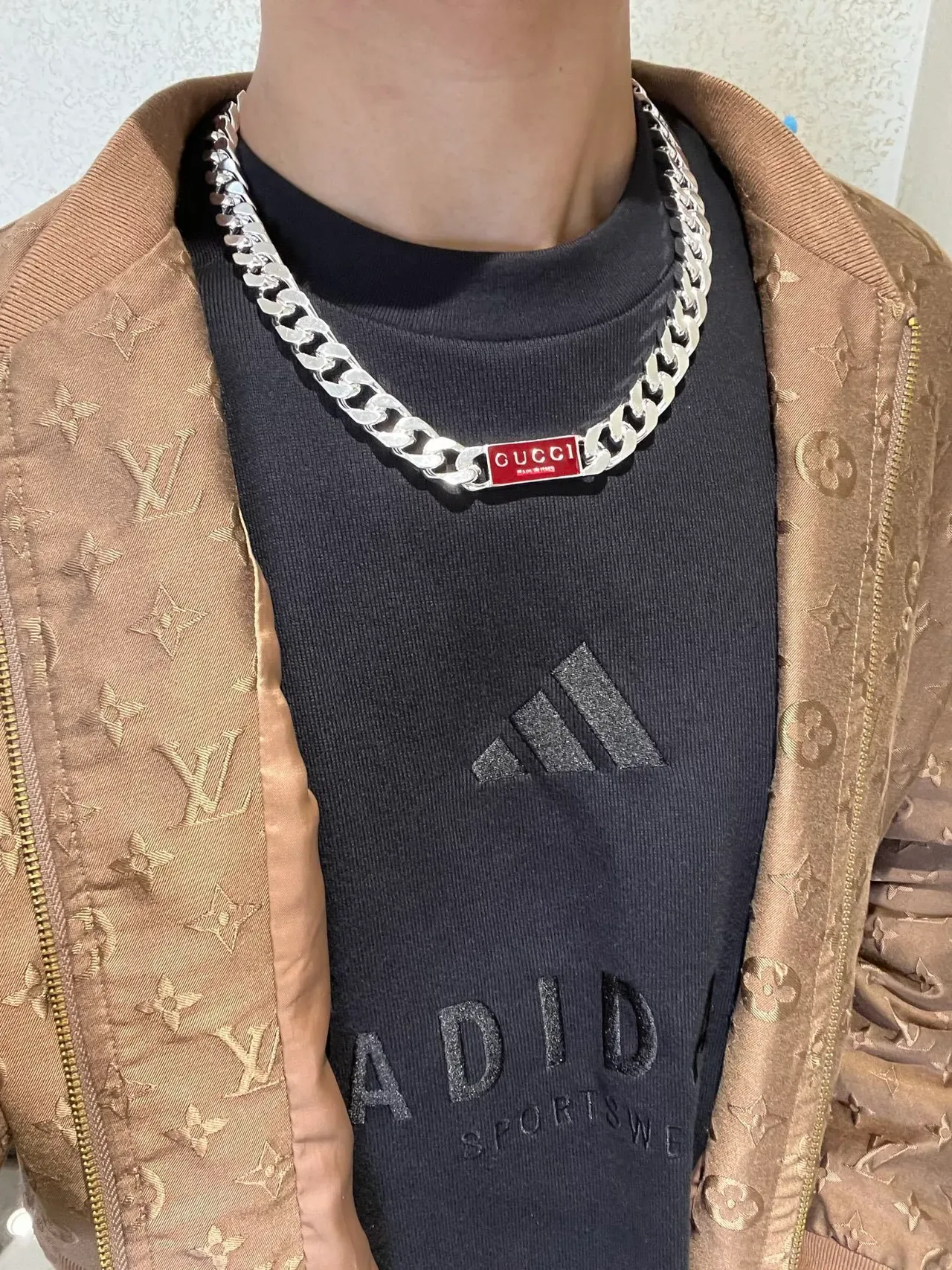 Gucci Curb-Link Chain Silver Red Enamel Plaque Clasp Necklace 8