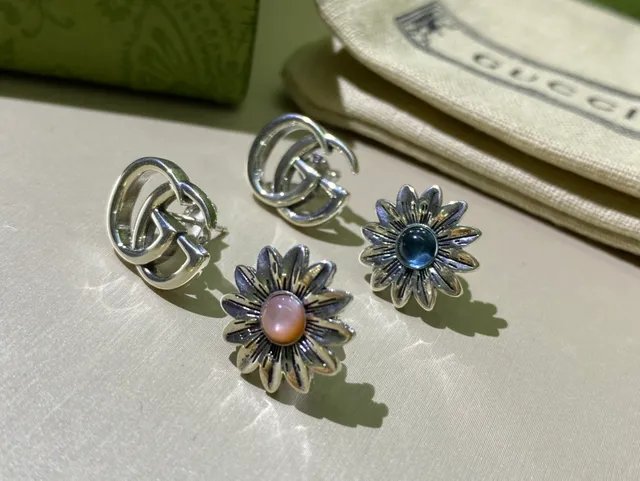 Gucci Double G and Floral Cabochon Stud Earrings 3