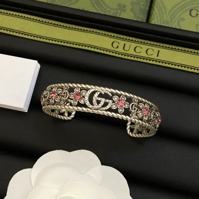 Gucci Flora Silver Pink Interlocking GG Motif Floral Embellishment Necklace 3