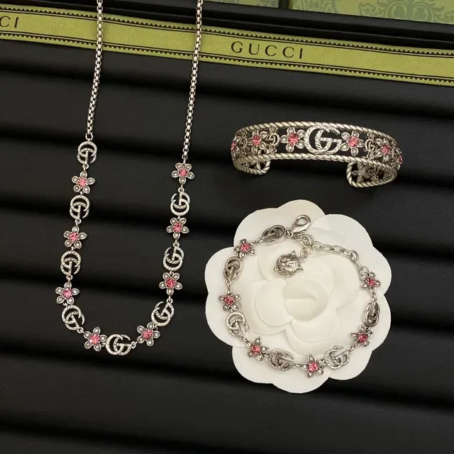 Gucci Flora Silver Pink Interlocking GG Motif Floral Embellishment Necklace 9