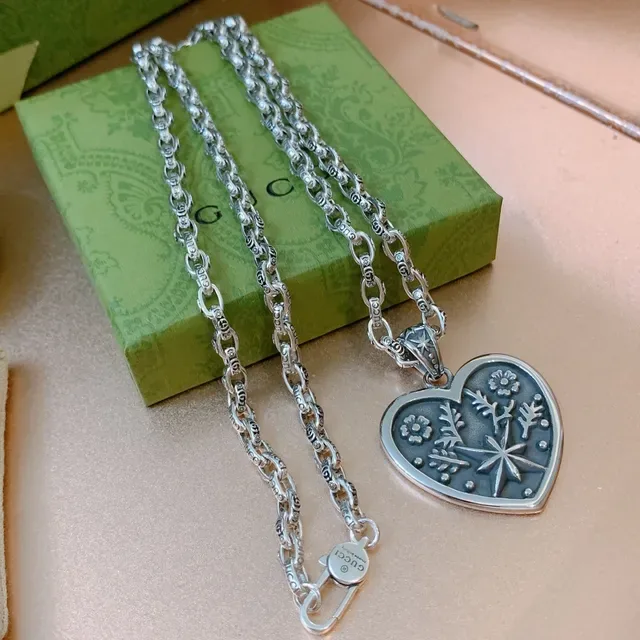 Gucci Floral Heart Pendant Silver-Toned Necklace 4