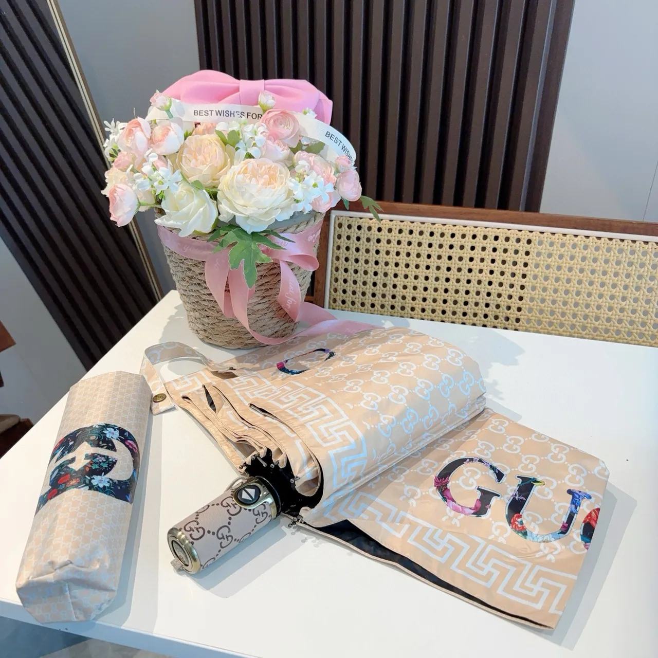 Gucci Floral Monogram Beige Multicolor Monogrammed Handbag 4
