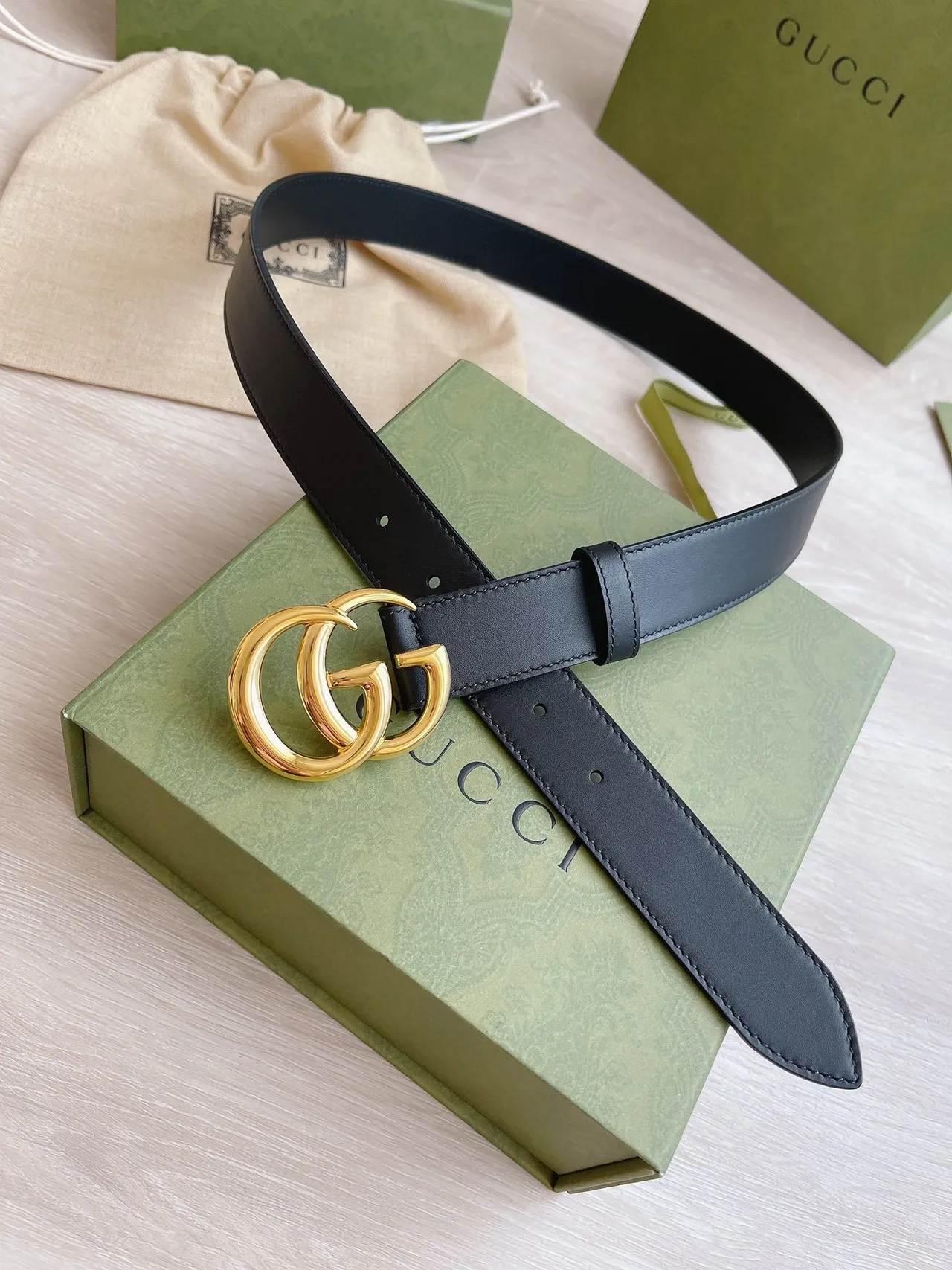 Gucci GG Marmont Black Gold Interlocking G Buckle Smooth Leather Belt 5
