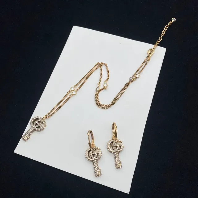 Gucci GG Marmont Crystal Key Pendant Gold-Tone Necklace 5