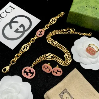 Gucci GG Marmont 金粉曲链树脂 interlocking G 图案项链