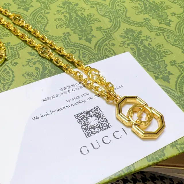 Gucci GG Marmont Gold-Tone Interlocking G Octagonal Pendant Necklace 3