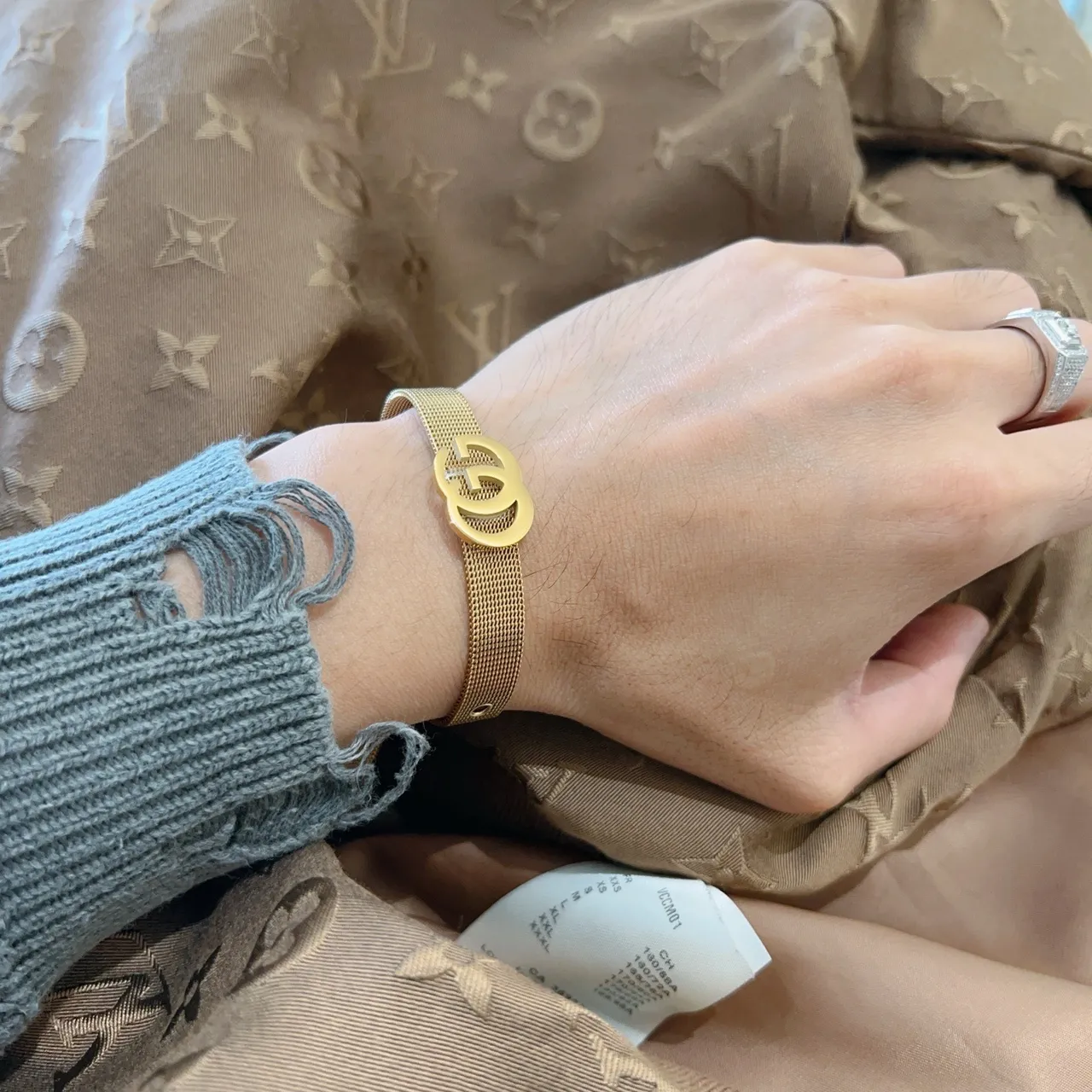 Gucci GG Marmont Mesh Choker Bracelet doré 2