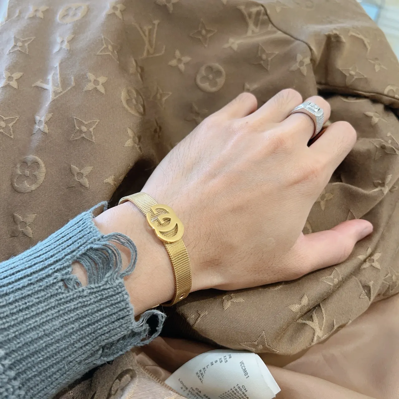 Gucci GG Marmont Mesh Choker Bracelet doré 7