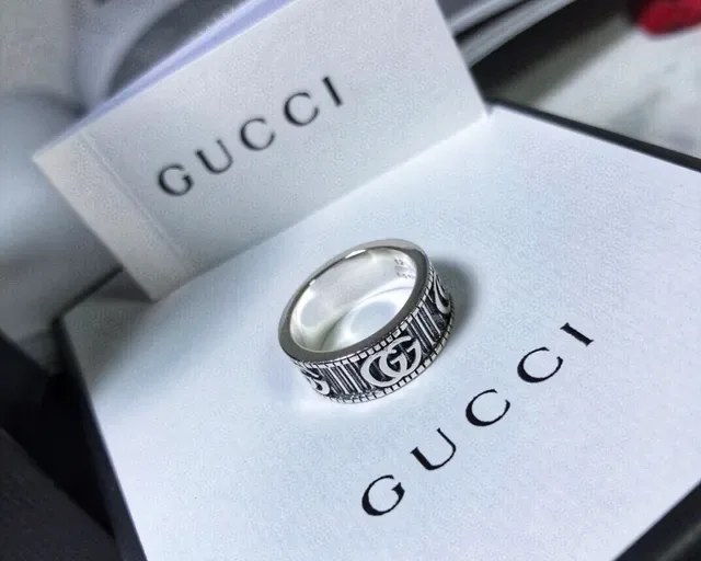 Gucci GG Marmont Silver Black Wide Band Interlocking G Logo Ring 9