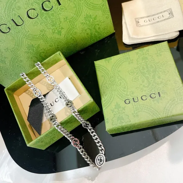 Gucci GG Marmont Silver Curb Chain Interlocking G Medallions Necklace 9