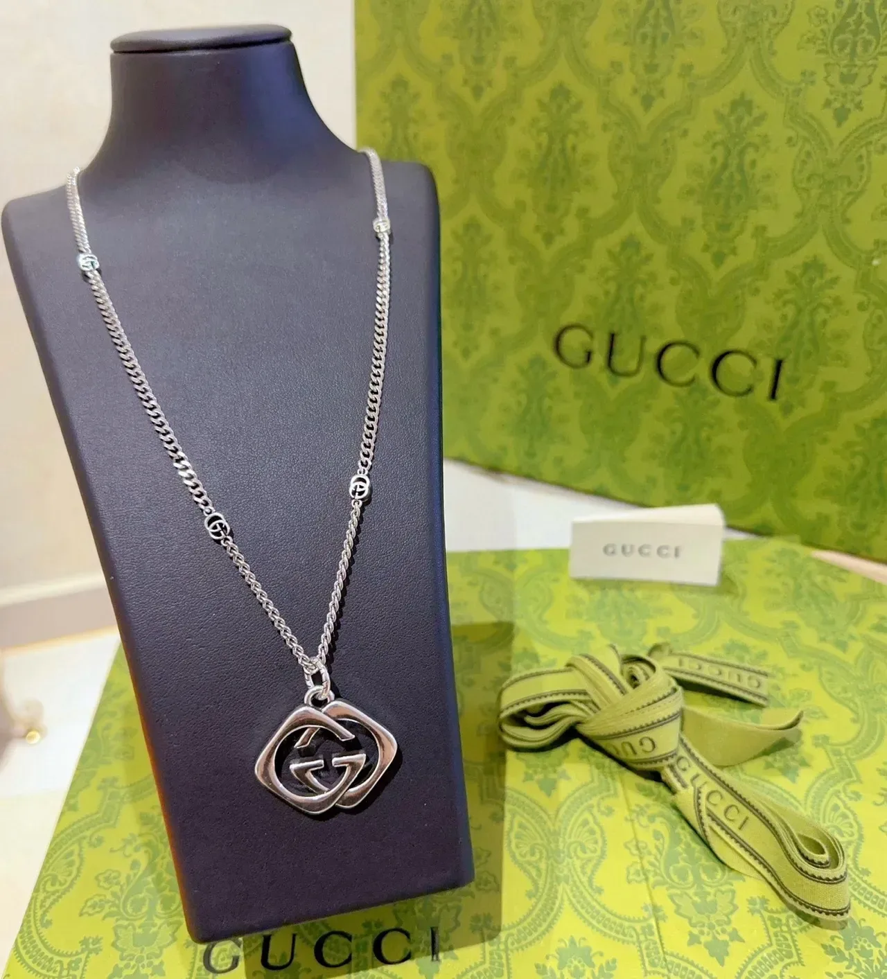 Gucci GG Marmont Silver Interlocking Double-G Pendant Diamond-Shaped Frame Necklace 4