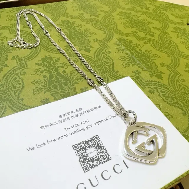 Gucci GG Marmont Silver Interlocking Double-G Pendant Diamond-Shaped Frame Necklace 6