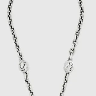 Gucci GG Marmont Triple GG معلق سلسلة بلون فضي