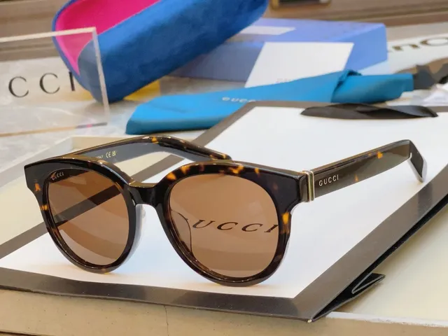 Gucci Glossy Black Rectangular Rounded Frame Sunglasses 8