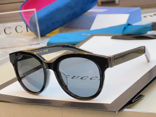Gucci Glossy Black Rectangular Rounded Frame Sunglasses 9
