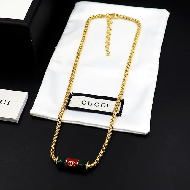 Gucci गोल्ड ग्रीन कर्ब चेन इनेमल सिलेंडर पेंडेंट नेकलेस 12