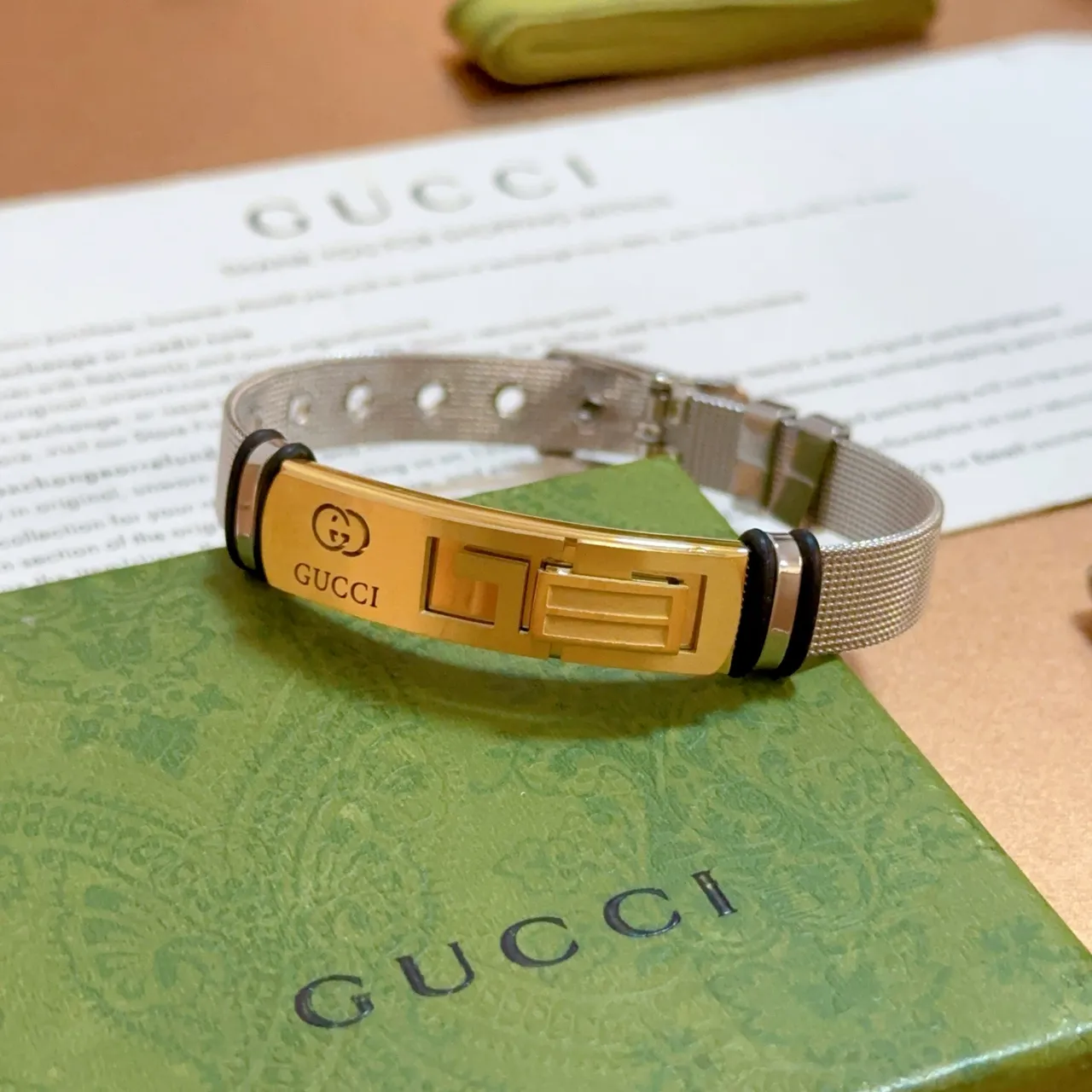 Gucci Gold-Tone Clasp Silver Mesh Bracelet 4