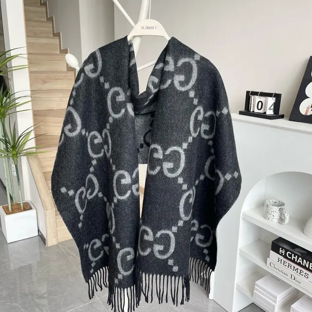 Gucci Écharpe en cachemire gris noir avec motif abstrait texturé 7