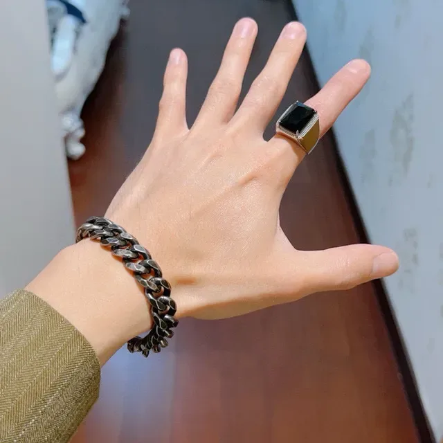 Gucci Heavy Curb-Link Oxidized Silver Bracelet 2