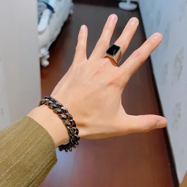 Gucci Heavy Curb-Link Oxidized Silver Bracelet 9