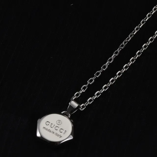 Gucci Hexagon Silver Hexagonal Medallion Chain-Link Necklace 2