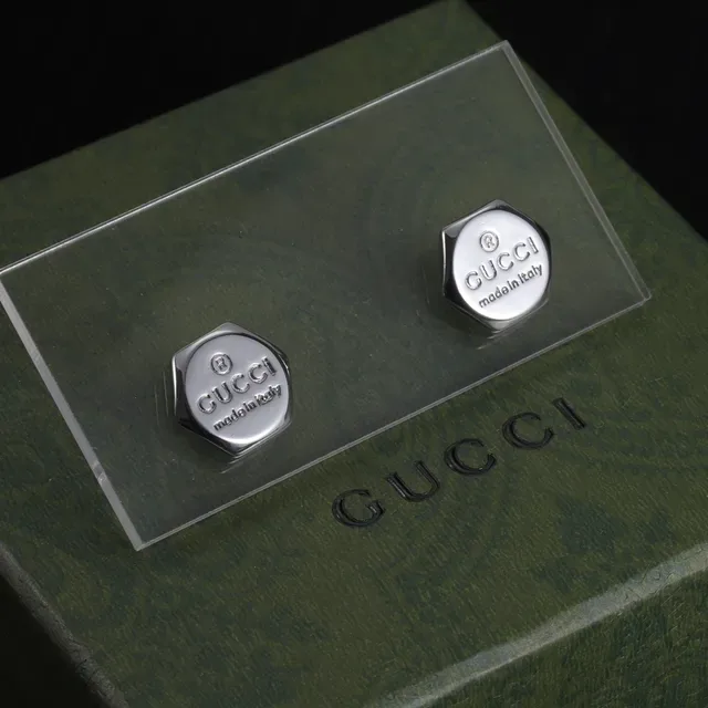 Gucci Hexagon Silver Hexagonal Medallion Chain-Link Necklace 6