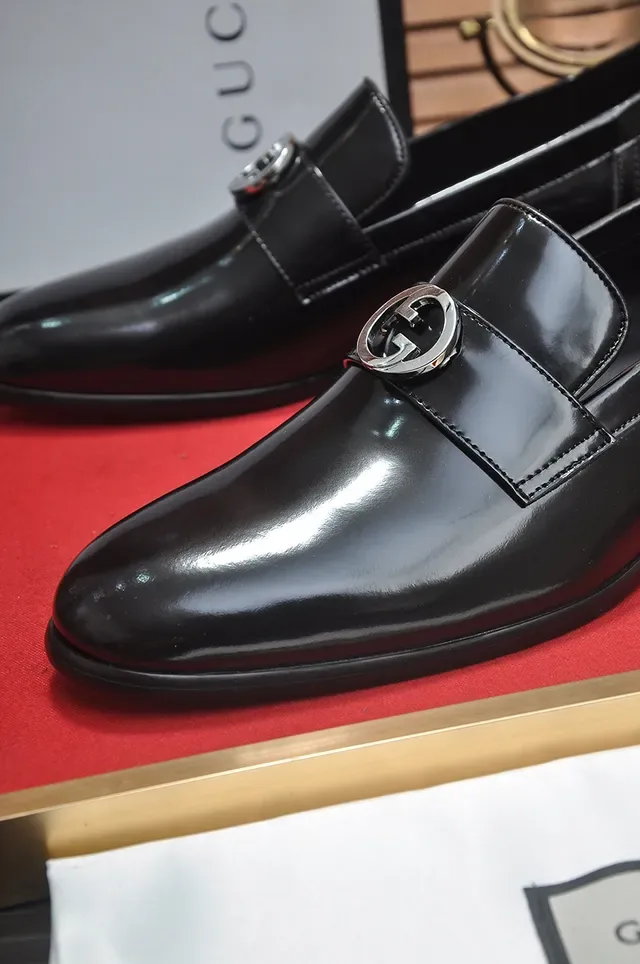 Gucci Horsebit 1955 Mocassins en Cuir Noir Verni 2