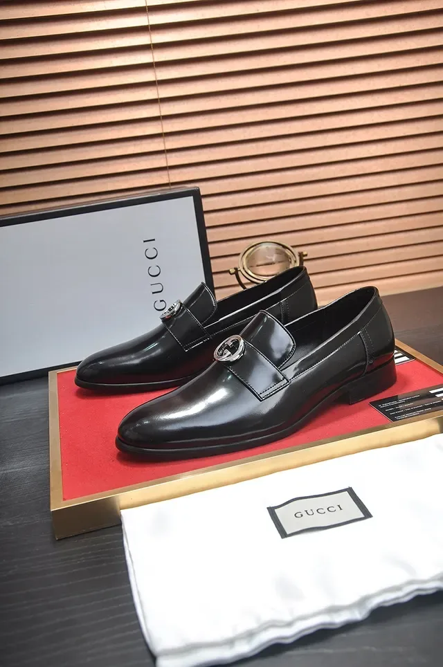 Gucci Horsebit 1955 Mocassins en Cuir Noir Verni 4