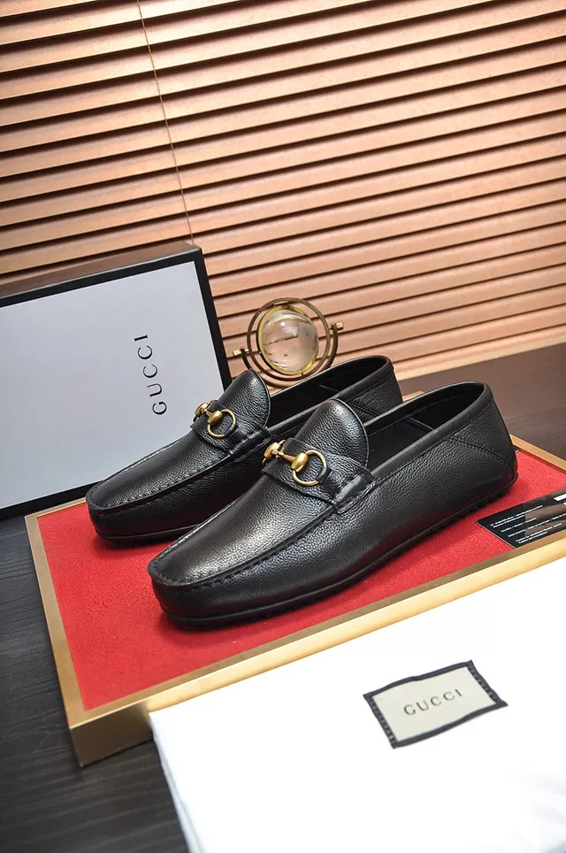 Gucci Horsebit 1955 Black Pebbled Leather Loafer 7