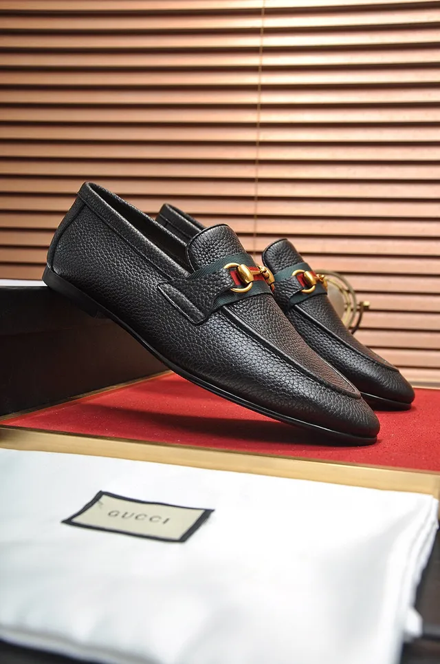Gucci Horsebit 1955 Mocassins en cuir noir grainé avec rayures web 6