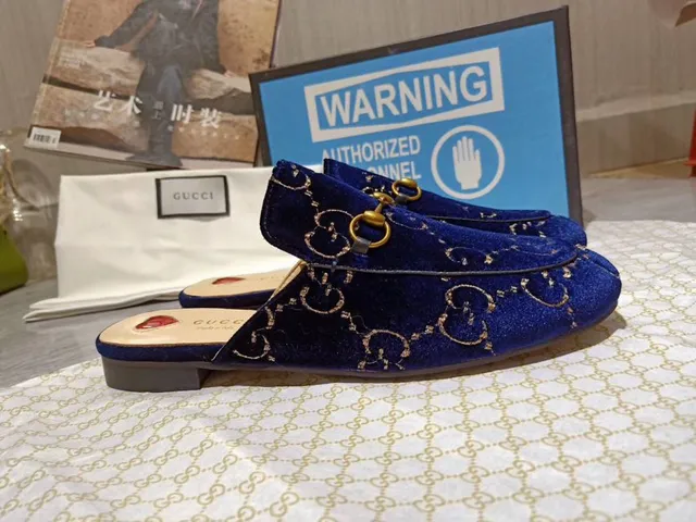 Gucci Horsebit 1955 Mocassin en Velours Bleu Brodé 2