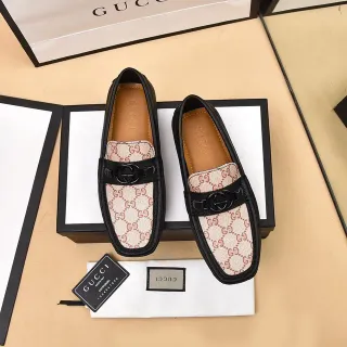 Gucci Horsebit 1955 GG Monogram 米色和黑色乐福鞋