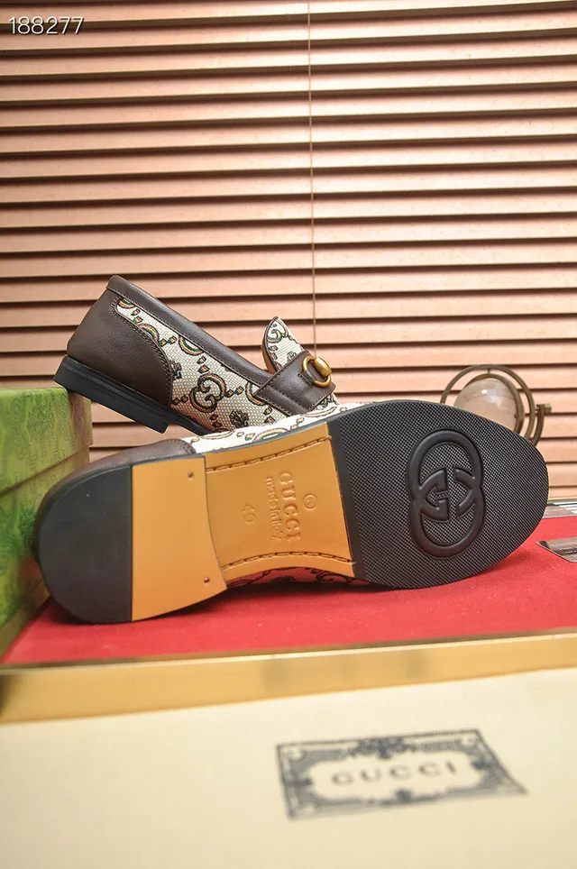 Gucci Horsebit 1955 GG Monogram Mocasines de lona 2