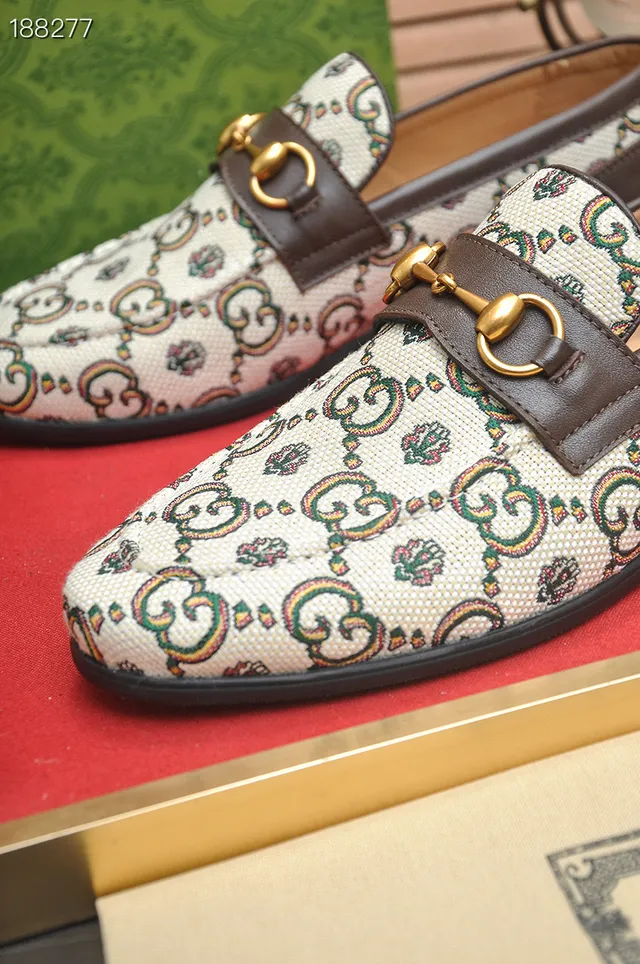 Gucci Horsebit 1955 GG Monogram Mocasines de lona 4
