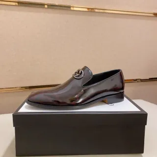 Gucci Horsebit Loafer 亮面黑色漆皮乐福鞋