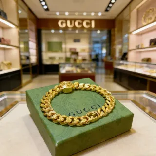 Gucci Iconic Chain Gold-Tone Curb Link Bracelet