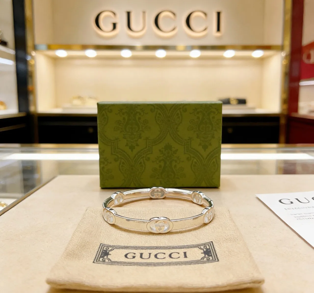 Gucci Interlocking G Bracelet Silver Metal Bracelet 2