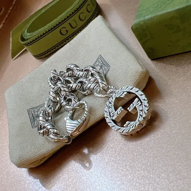 Gucci Interlocking G Twisted Rope-Link Silver Bracelet 2