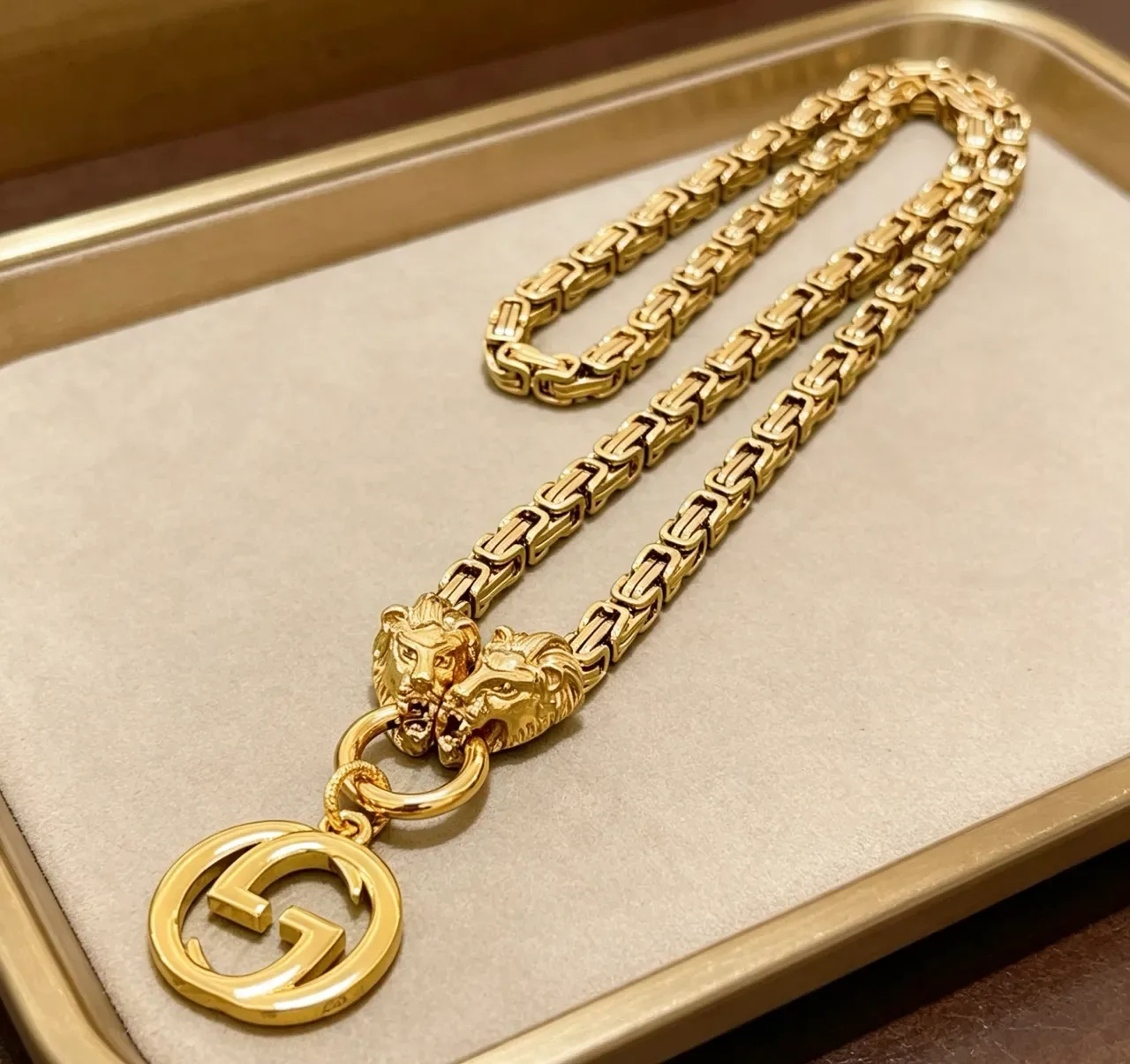 Gucci Lion Head Chain Gold-Tone Interlocking G Pendant Necklace 4