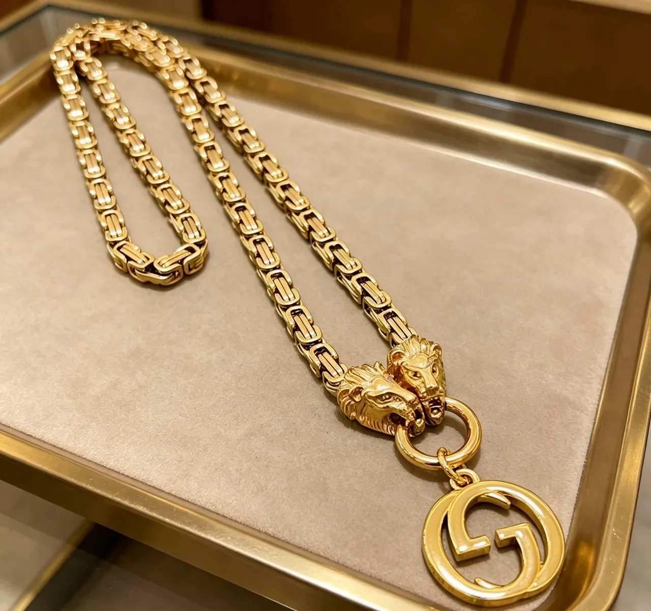 Gucci Lion Head Chain Gold-Tone Interlocking G Pendant Necklace 6
